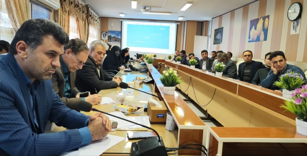 نشست هم اندیشی اساتید با موضوع روزنه های نفوذ فرهنگی در نظام تعلیم وتربیت 5