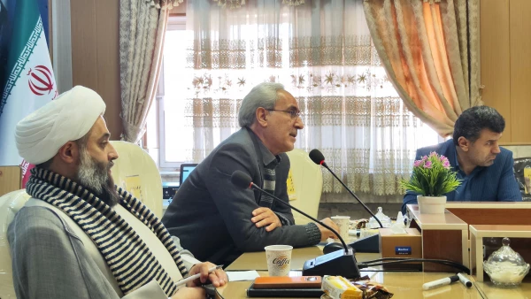 نشست هم اندیشی اساتید با موضوع روزنه های نفوذ فرهنگی در نظام تعلیم وتربیت 6