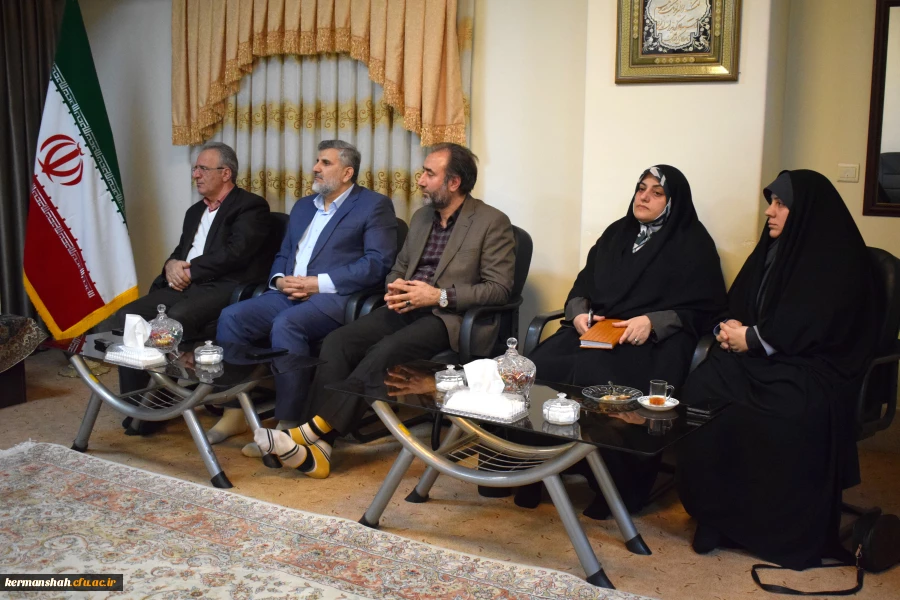 دیدار هیات رئیسه دانشگاه فرهنگیان کرمانشاه با نماینده ولی فقیه در استان و امام جمعه کرمانشاه 5