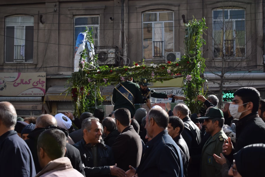 مراسم تشییع پیکر مطهر شهید مدافع حرم سردار حجت الله امیدوار(حاج صادق) با حضور مسئولان دانشگاه فرهنگیان کرمانشاه برگزار شد 2