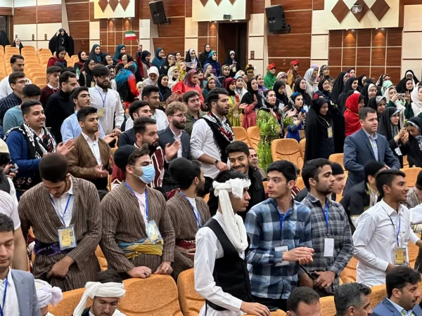 حضور دانشجو معلمان استان کرمانشاه در جشنواره ملی اقوام بوشهر 6