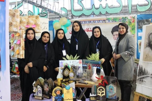 بازدید استاندار از غرفه دانشگاه فرهنگیان کرمانشاه در نمایشگاه«رویداد خانواده و فرهنگ عامه» 15