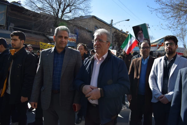 حضور پرشور جامعه دانشگاهی دانشگاه فرهنگیان کرمانشاه در راهپیمایی 22 بهمن 4