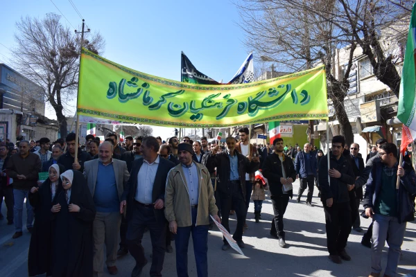 حضور پرشور جامعه دانشگاهی دانشگاه فرهنگیان کرمانشاه در راهپیمایی 22 بهمن 10