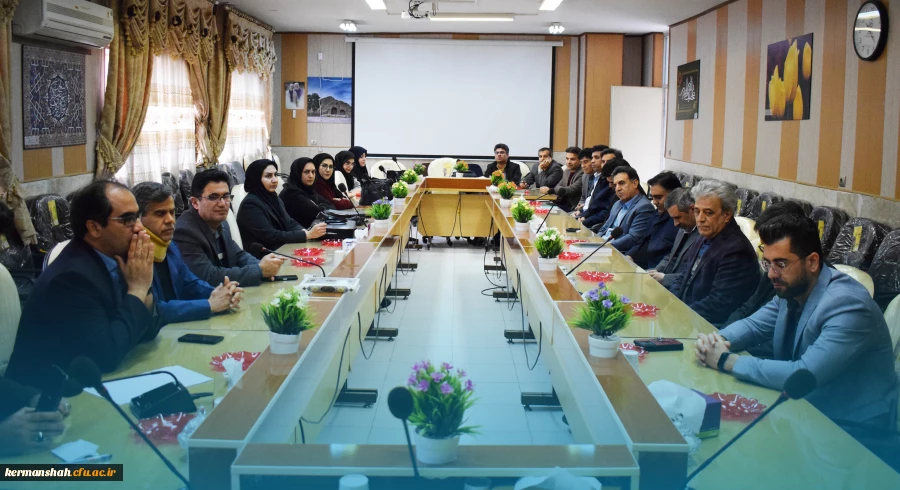 نشست هم اندیشی اساتید و نخبگان دانشگاه فرهنگیان کرمانشاه 2