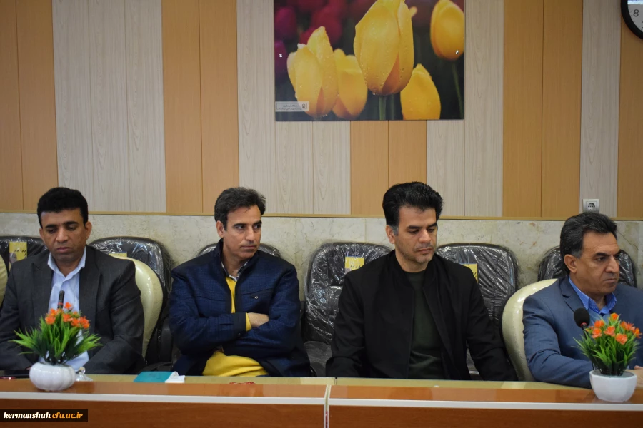 نشست هم اندیشی اساتید و نخبگان دانشگاه فرهنگیان کرمانشاه 3