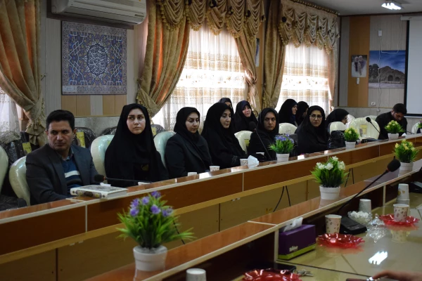 نشست هم اندیشی اساتید و نخبگان دانشگاه فرهنگیان کرمانشاه 7