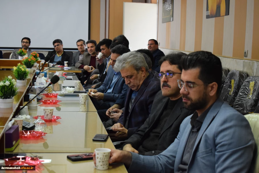 نشست هم اندیشی اساتید و نخبگان دانشگاه فرهنگیان کرمانشاه 8