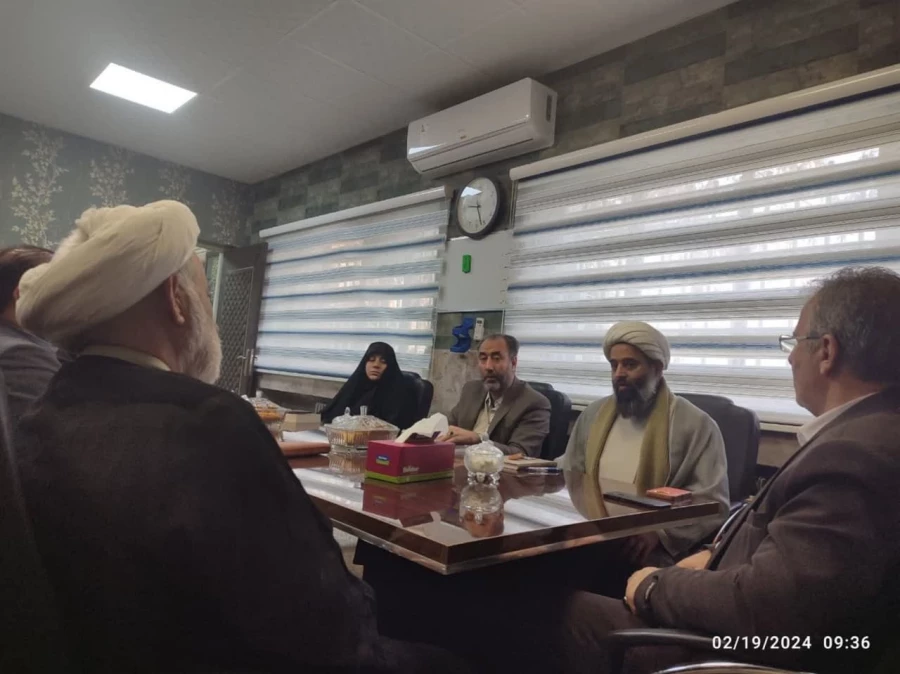 جلسه ستاد اقامه نماز دانشگاه فرهنگیان کرمانشاه با حضور مسئول ستاد اقامه نماز استان 8