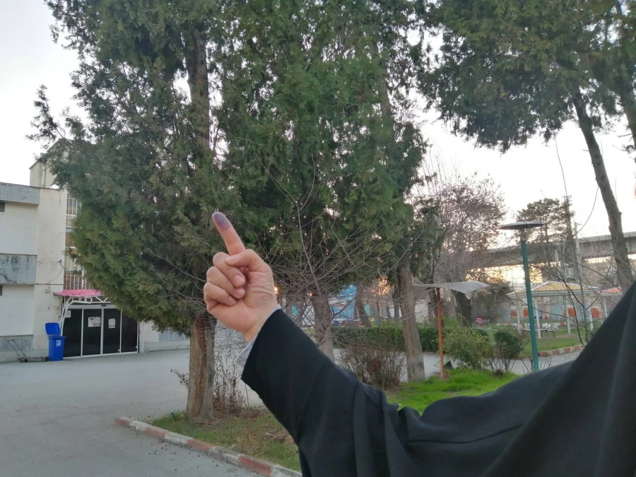 حضور تیم سیار جهت ثبت آرای دانشجومعلمان در انتخابات  3