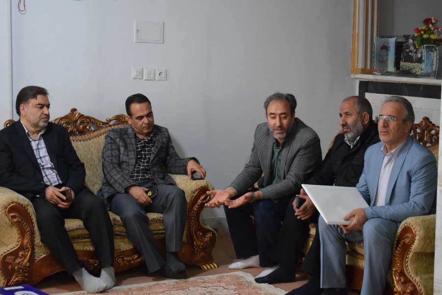 دیدار هیات رئیسه دانشگاه فرهنگیان کرمانشاه با خانواده شهید محسن مظفریان 12