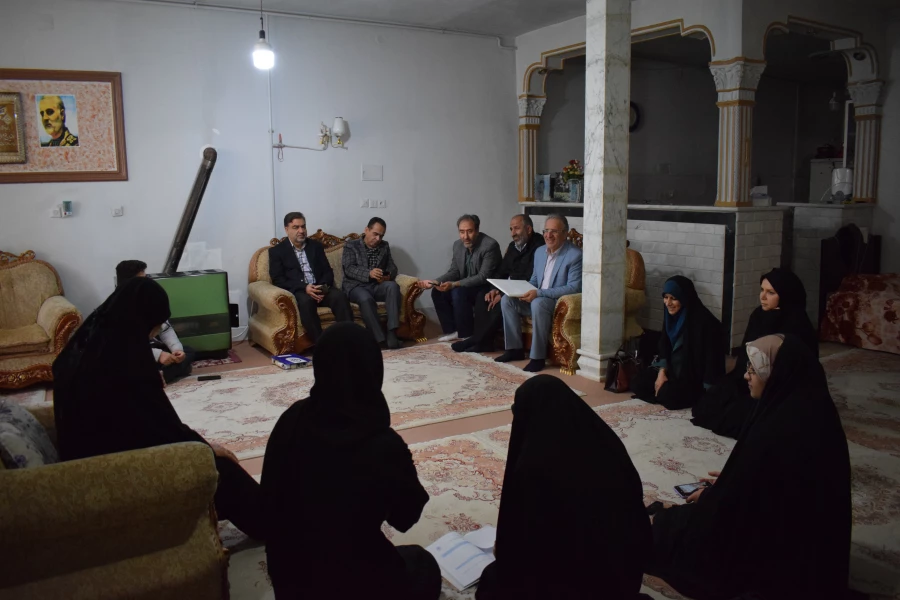 دیدار هیات رئیسه دانشگاه فرهنگیان کرمانشاه با خانواده شهید محسن مظفریان 9