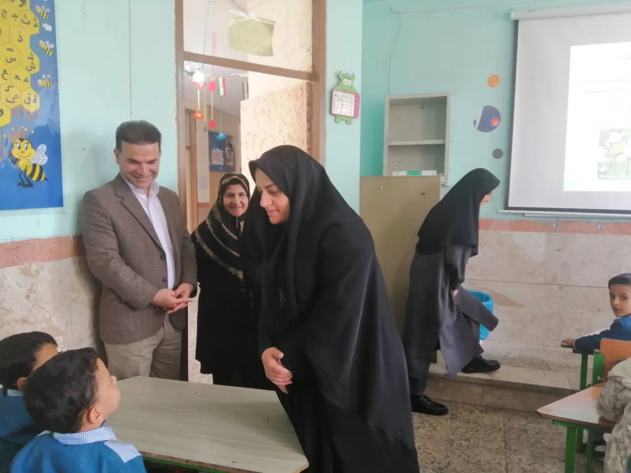 بازید از مدارس مجری درس کارورزی 4