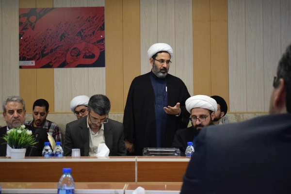 نشست هم اندیشی اساتید دانشگاه با موضوع آموزش حکمت محور، چالش ها و راهکارهای 11