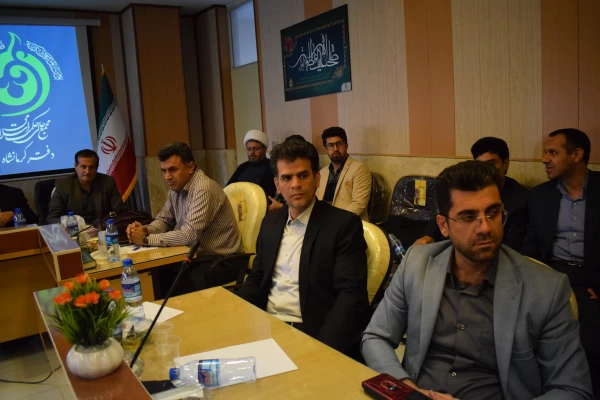 نشست هم اندیشی اساتید دانشگاه با موضوع آموزش حکمت محور، چالش ها و راهکارهای 14
