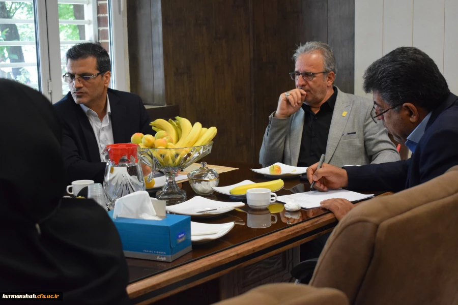 بازدید هیات نظارت، ارزیابی و تضمین کیفیت استان از دانشگاه فرهنگیان کرمانشاه و تقدیر از اعضای هیات رئیسه دانشگاه 3