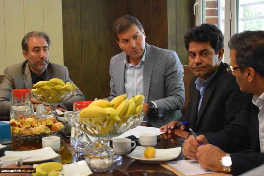 بازدید هیات نظارت، ارزیابی و تضمین کیفیت استان از دانشگاه فرهنگیان کرمانشاه و تقدیر از اعضای هیات رئیسه دانشگاه 6