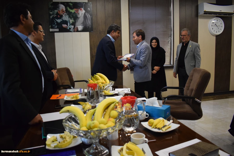 بازدید هیات نظارت، ارزیابی و تضمین کیفیت استان از دانشگاه فرهنگیان کرمانشاه و تقدیر از اعضای هیات رئیسه دانشگاه 11