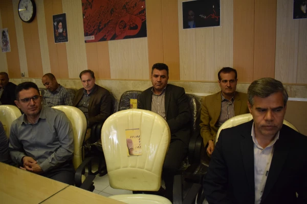 نشست هم اندیشی اساتید با موضوع بازخوانی اندیشه های امام خمینی(ره) 7
