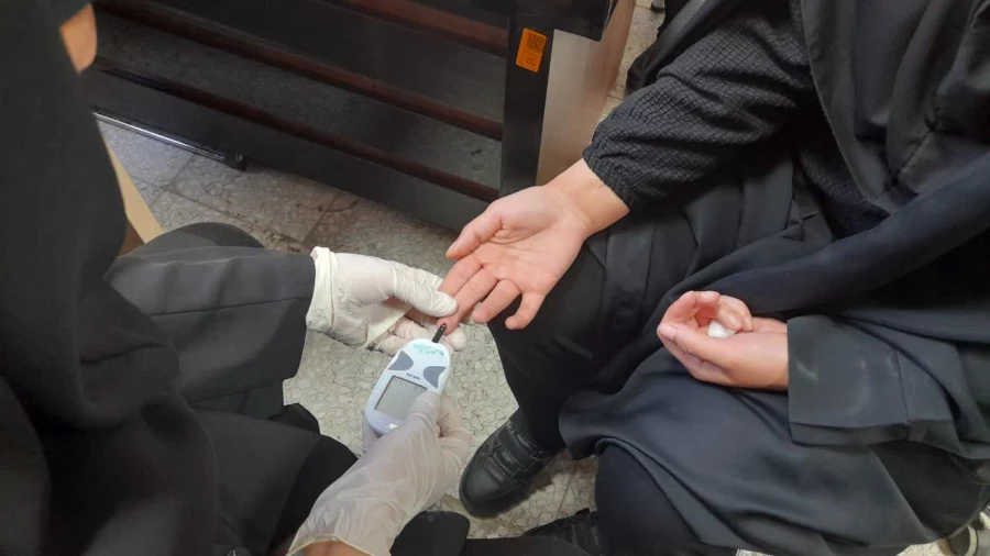 طرح غربالگری دیابت و فشار خون دانشجومعلمان ، اساتید و کارکنان پردیس شهید صدوقی  7