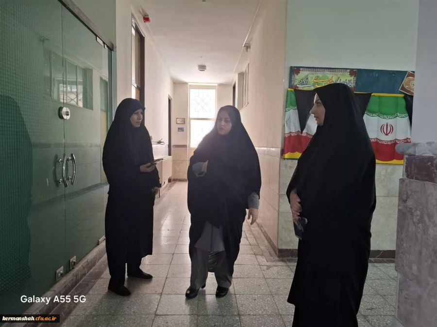 بازدید سرپرست پردیس شهید صدوقی  از روند برگزاری امتحانات پایان ترم  4