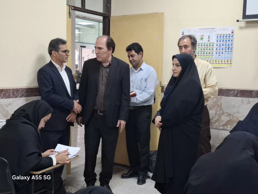 بازدید «دکتر محسن گلمحمدیان دبیر هیئت نظارت، ارزیابی و تضمین کیفیت استان کرمانشاه» از روند برگزاری امتحانات پایان ترم پردیس شهید صدوقی 2