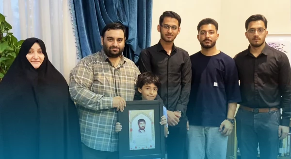 دیدار دانشجویان کنگره شهدای دانشجو معلم دانشگاه فرهنگیان کرمانشاه با خانواده شهید عبدالرضا بسامی 
 2