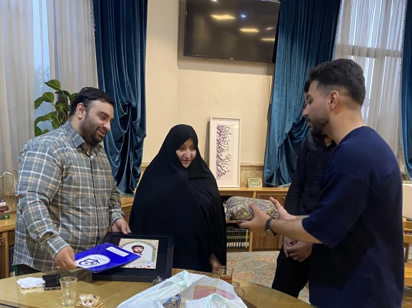 دیدار دانشجویان کنگره شهدای دانشجو معلم دانشگاه فرهنگیان کرمانشاه با خانواده شهید عبدالرضا بسامی 
 2