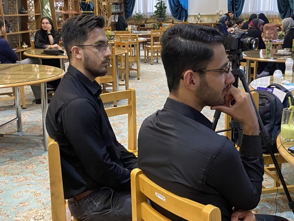 دیدار دانشجویان کنگره شهدای دانشجو معلم دانشگاه فرهنگیان کرمانشاه با خانواده شهید عبدالرضا بسامی 
 5