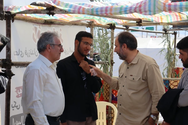 بازدید ریاست دانشگاه از موکب خدماتی - رفاهی شهدای دانشجو معلم 3