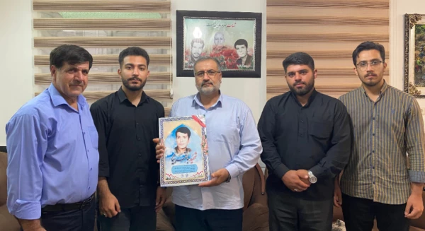 دیدار دانشجویان کنگره شهدای دانشجو معلم دانشگاه فرهنگیان کرمانشاه با خانواده شهید باقر تیما  2