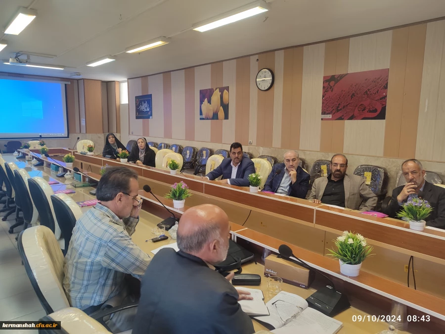 کارگاه طرح تحول دروس معارف استان در گرایش انقلاب اسلامی 6