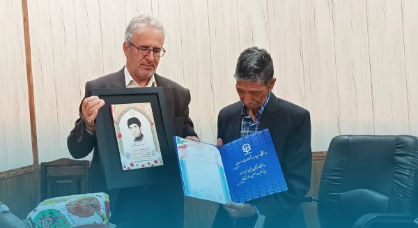 مراسم تجلیل از خانواده شهید همت فتاحی و تجلیل از اساتید و کارمندان شاهد و ایثارگر  2