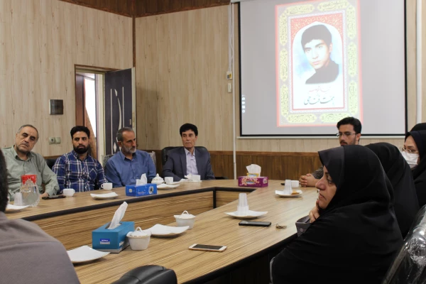 مراسم تجلیل از خانواده شهید همت فتاحی و تجلیل از اساتید و کارمندان شاهد و ایثارگر  5