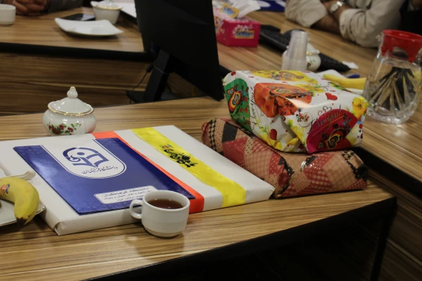 مراسم تجلیل از خانواده شهید همت فتاحی و تجلیل از اساتید و کارمندان شاهد و ایثارگر  9