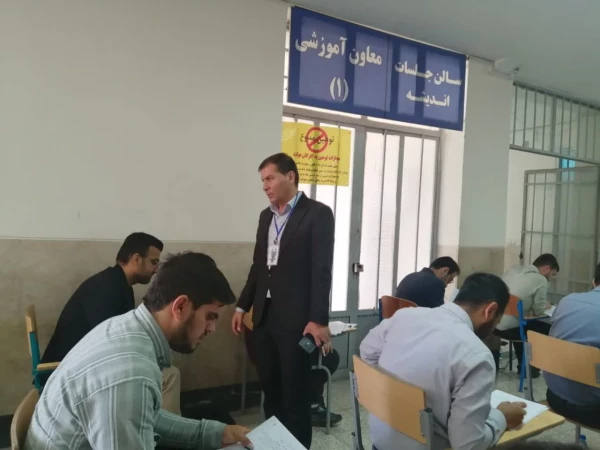 بازدید ریاست دانشگاه از روند برگزاری آزمون ارزشیابی جامع صلاحیت های حرفه ای (اصلح) 13