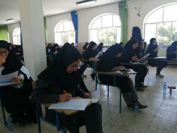 بازدید ریاست دانشگاه از روند برگزاری آزمون ارزشیابی جامع صلاحیت های حرفه ای (اصلح) 15