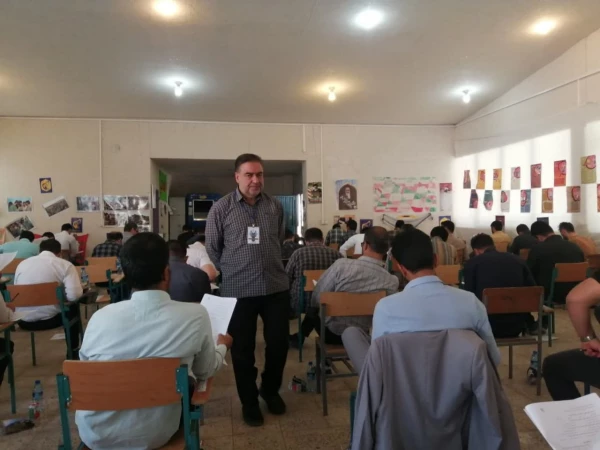 بازدید ریاست دانشگاه از روند برگزاری آزمون ارزشیابی جامع صلاحیت های حرفه ای (اصلح) 17