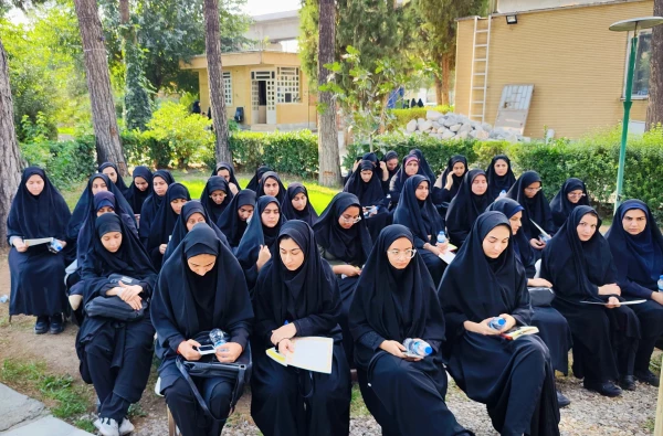 برگزاری مراسم زیارت عاشورا و تجلیل از دانشجو معلمان کنگره شهدا 8