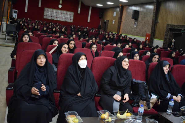 برگزاری آئین استقبال از نو دانشجو معلمان دانشگاه فرهنگیان پردیس شهید صدوقی 12