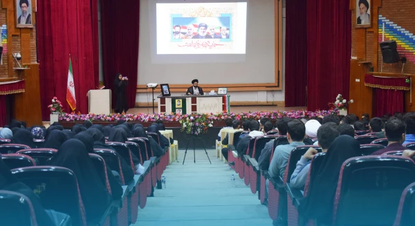 برگزاری نشست تخصصی «در دنیا چه می گذرد؟» 2