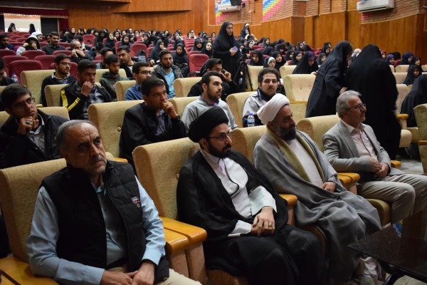 برگزاری نشست تخصصی «در دنیا چه می گذرد؟» 3