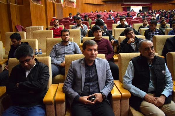 برگزاری نشست تخصصی «در دنیا چه می گذرد؟» 4