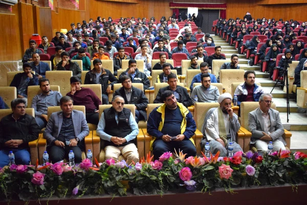 برگزاری نشست تخصصی «در دنیا چه می گذرد؟» 8