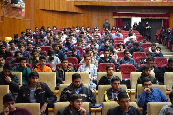 برگزاری نشست تخصصی «در دنیا چه می گذرد؟» 9