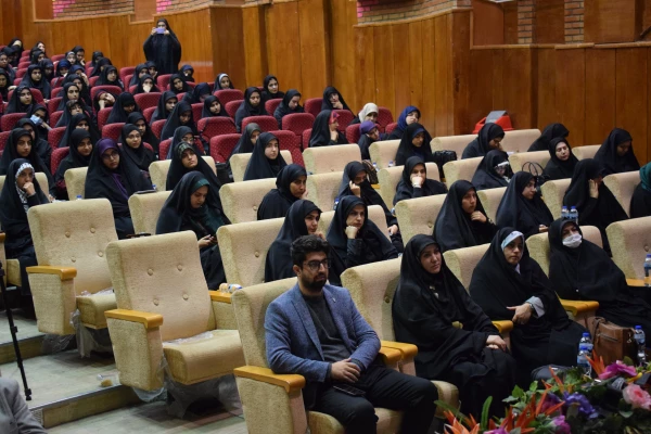 برگزاری نشست تخصصی «در دنیا چه می گذرد؟» 10