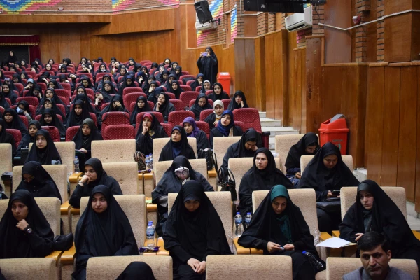 برگزاری نشست تخصصی «در دنیا چه می گذرد؟» 11