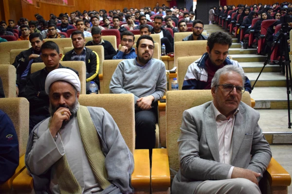 برگزاری نشست تخصصی «در دنیا چه می گذرد؟» 14