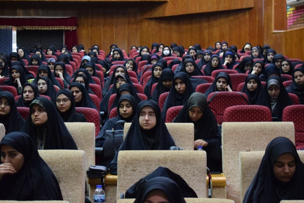 برگزاری نشست تخصصی «در دنیا چه می گذرد؟» 17