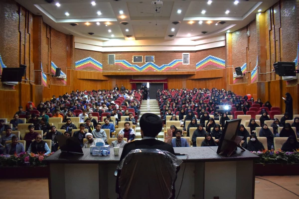 برگزاری نشست تخصصی «در دنیا چه می گذرد؟» 20